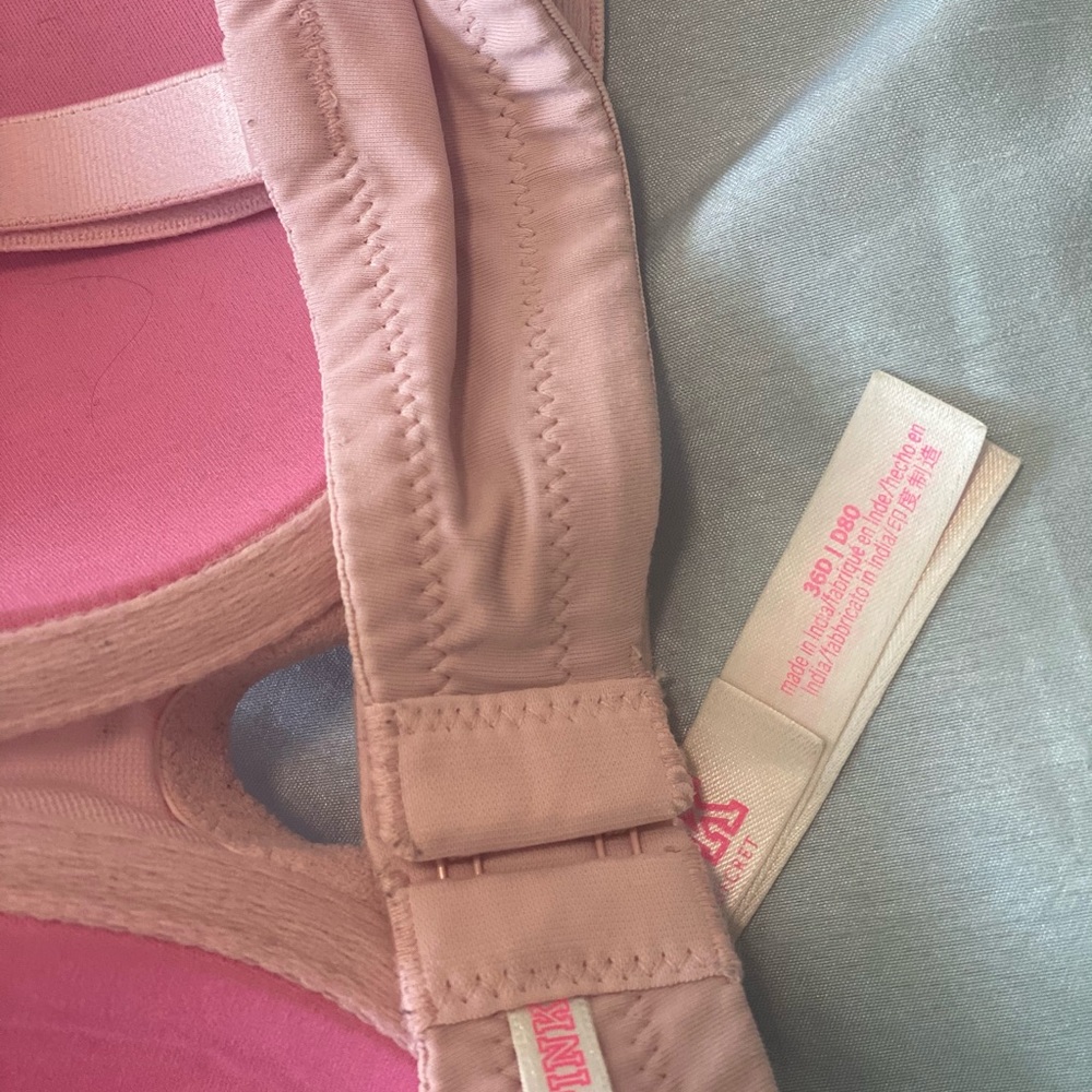 Bras - Picture 8 of 9